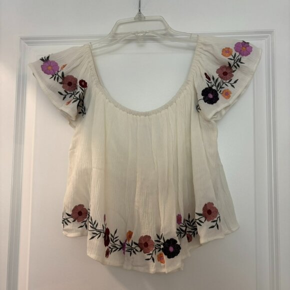 Forever 21 White Off The Shoulder Floral Embroidered Top - Picture 3 of 9